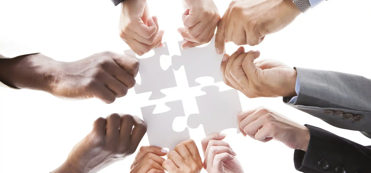 teamwork puzzle organized pieces together 100613905 orig 1