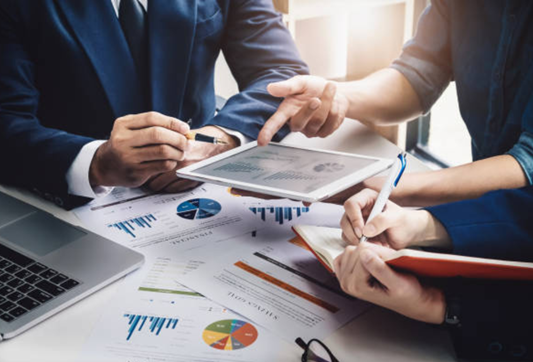 what does a business analyst do (1)